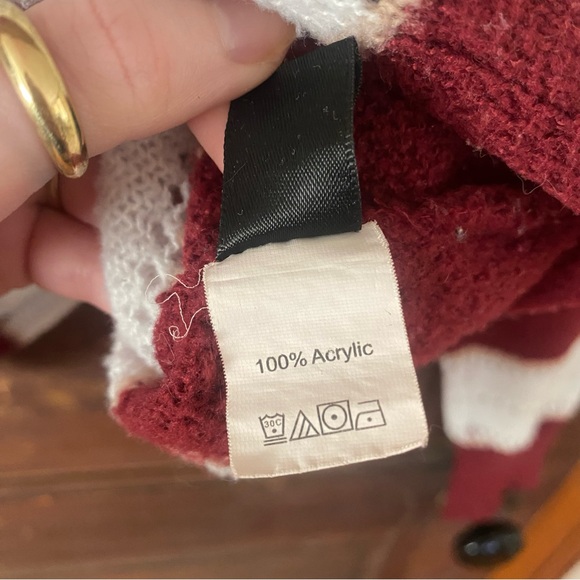 SHEIN Off-Shoulder Sweater - Picture 7 of 7